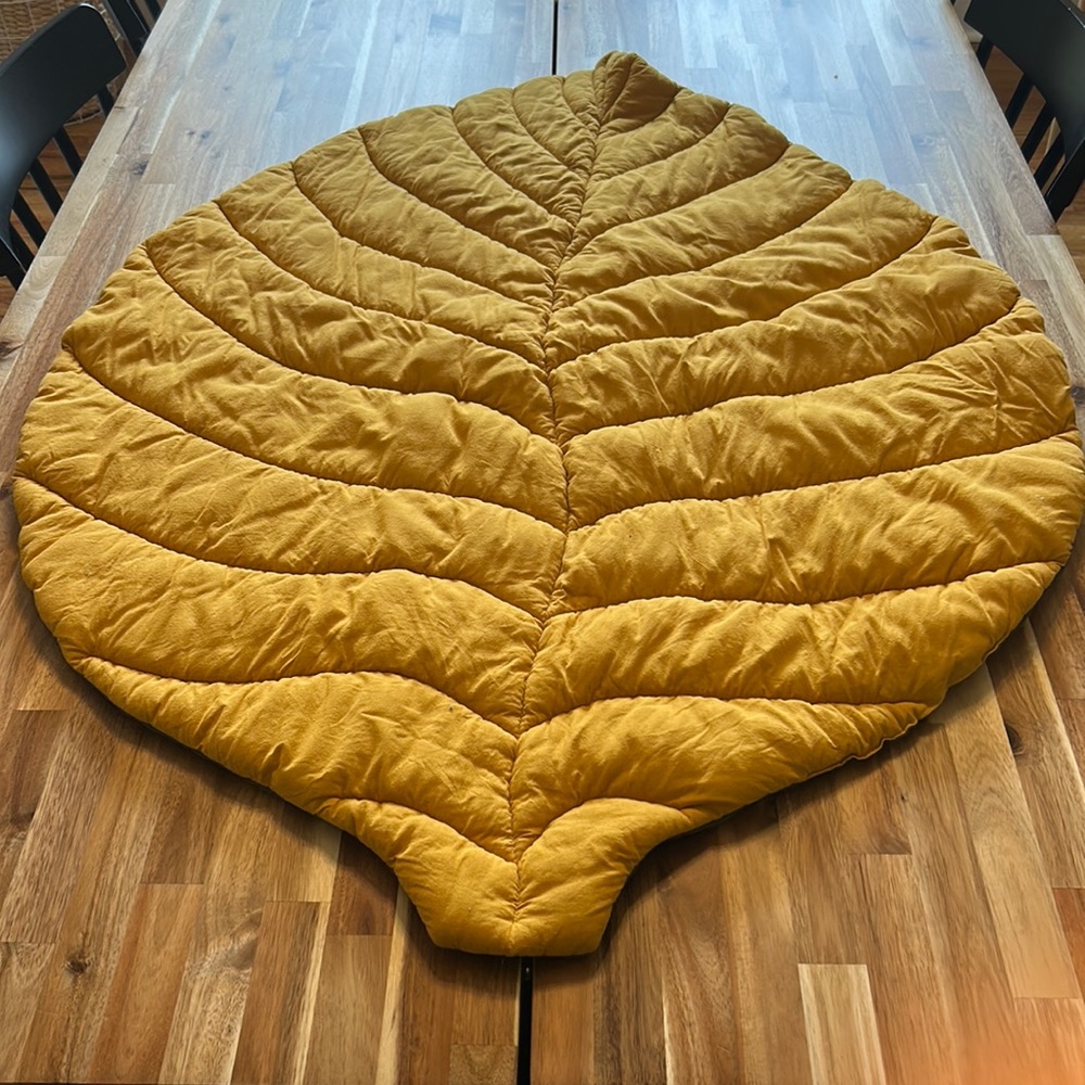 Handmade Baby Play Mat Leaf - Picture 2 of 2